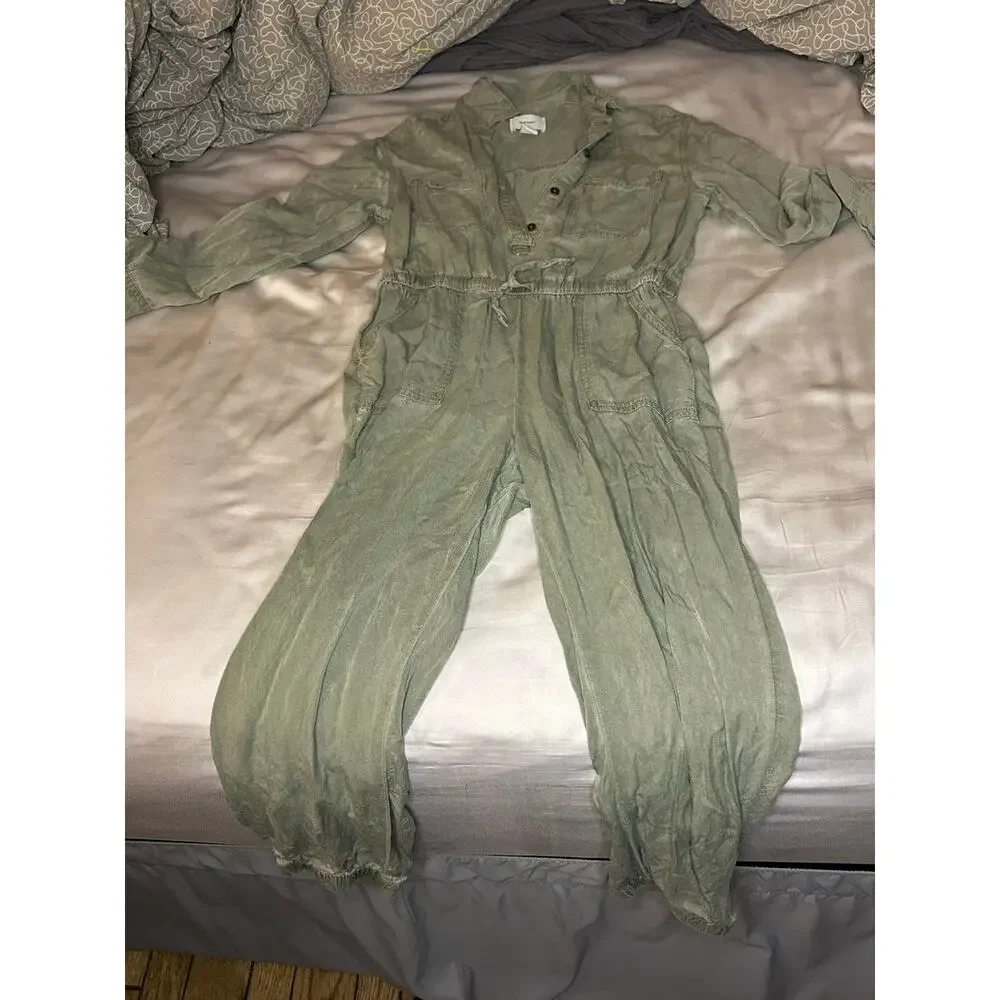 Old Navy green romper size 8